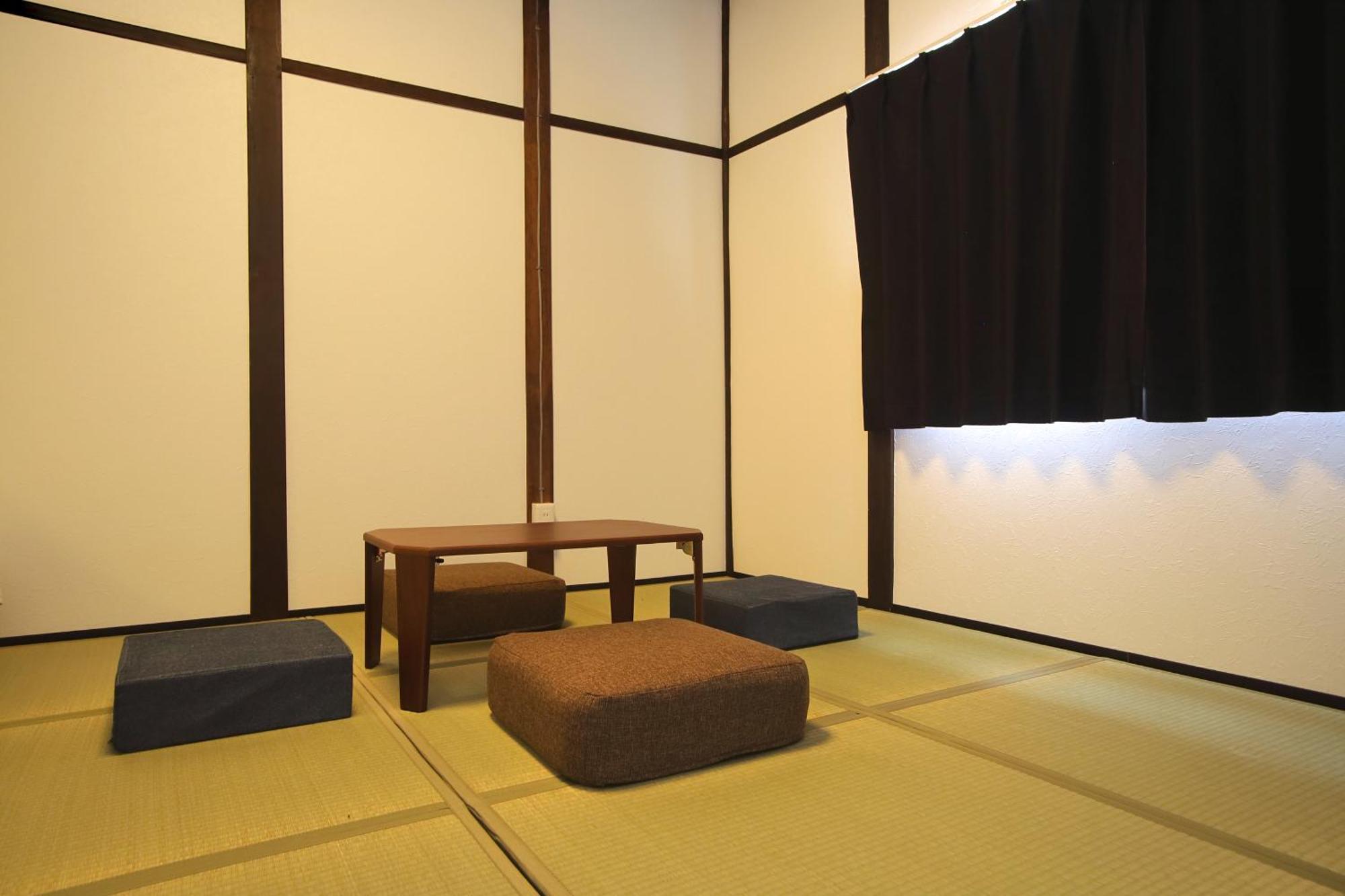 Yagara Terrace House B * 大阪市